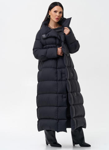 Женский пуховик черного цвета 