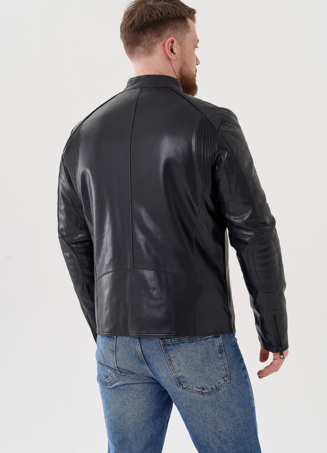 Мужская куртка черного цвета  модель № 24464 универмаг малина