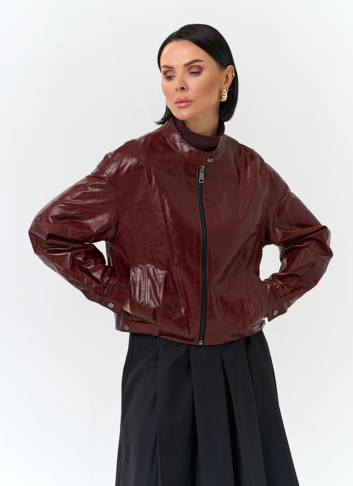 Куртка из натуральной кожи бордового цвета