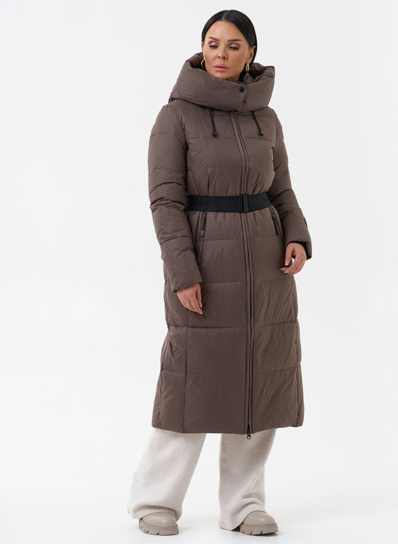 Длинный пуховик бежевого цвета