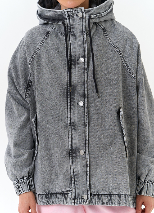 Женская джинсовая куртка с капюшоном модель № 33131 универмаг малина