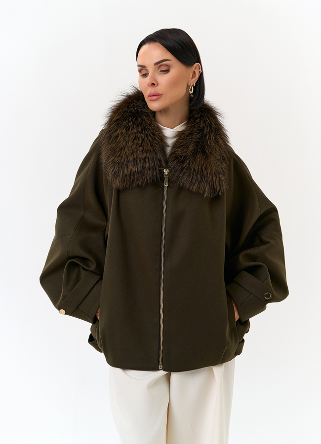 Женское укороченное пальто с отделкой из меха лисы модель № 32858 меха малина