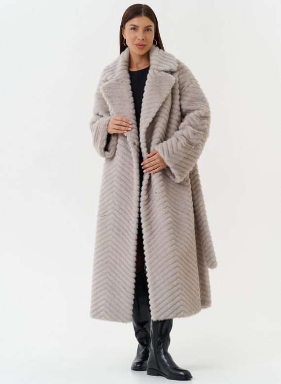 Женское пальто из эко меха с поясом