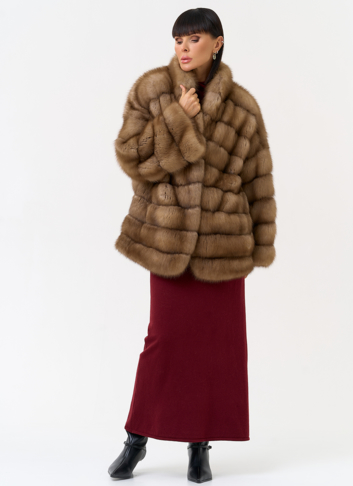 Женская шуба из куницы с воротником