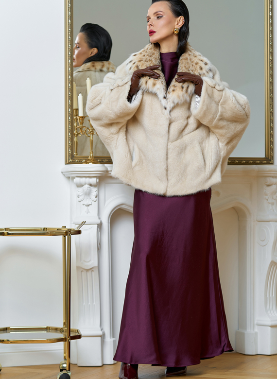 Куртка из меха норки с английским воротником из меха рыси