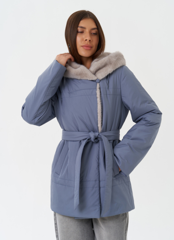 Куртка с капюшоном из эко меха