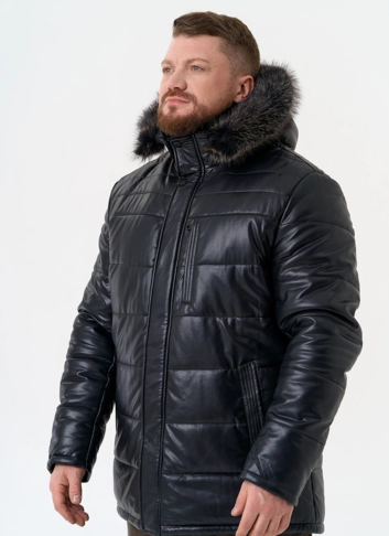 Пуховик из эко кожи с капюшоном из меха енота