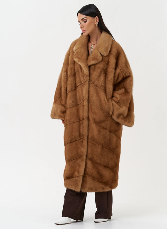 Женская шуба из меха норки с английским воротником