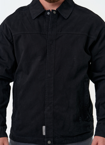 Мужская джинсовая куртка черного цвета