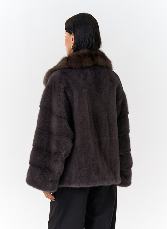 Куртка из меха норки с английским воротником из меха куницы