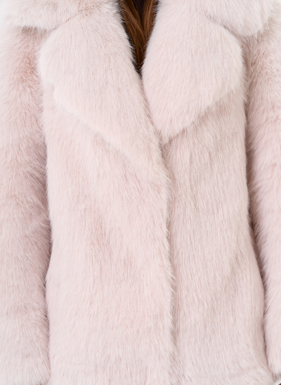 Женская шуба из эко меха с английским воротником 