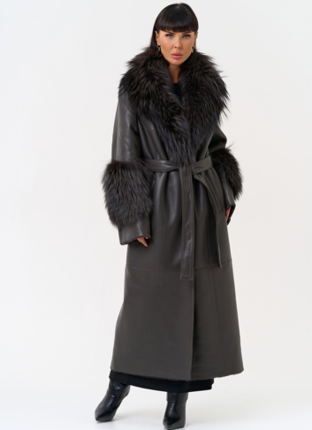 Женская натуральная дубленка с отделкой из меха лисы