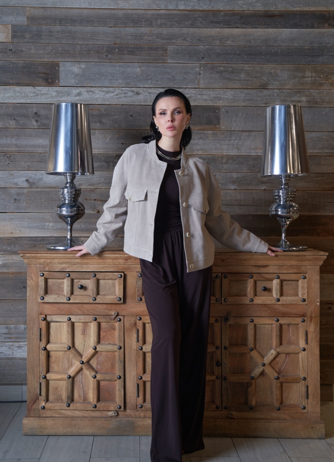 Светлая куртка из замши модель № 29927 универмаг малина