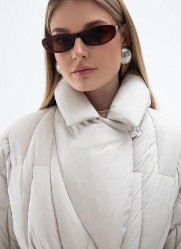 Женский пуховик с английским воротником