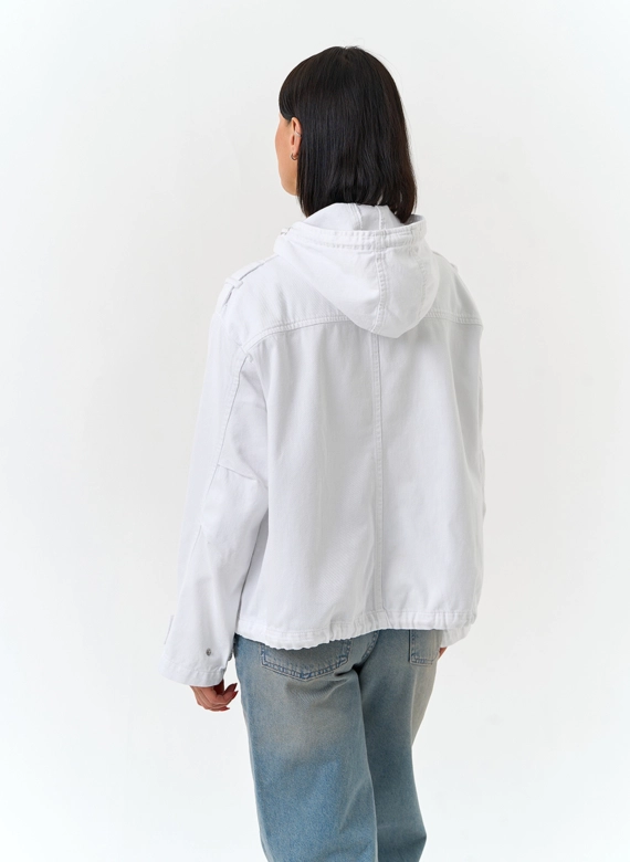 Женская джинсовая куртка с капюшоном