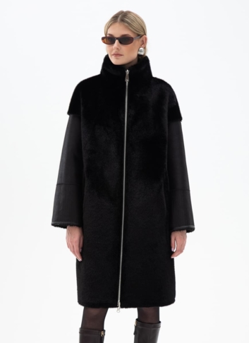 Женская двухсторонняя дубленка из эко кожи с воротником стойкой