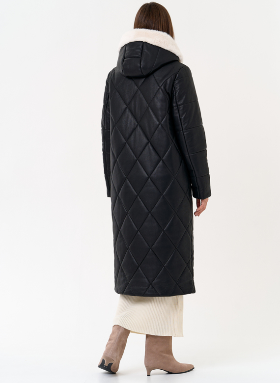 Женское пальто из эко кожи с капюшоном