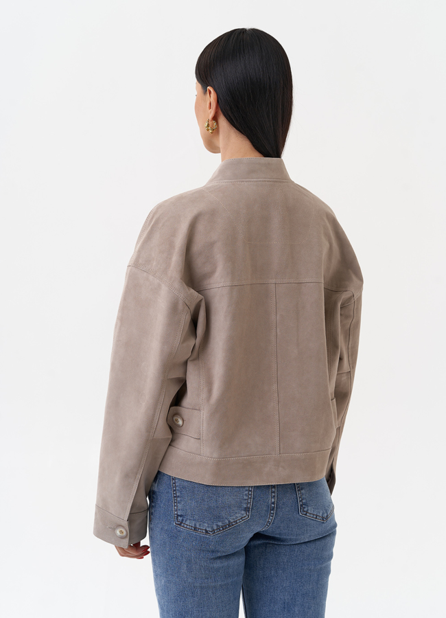 Светлая куртка из замши модель № 29927 в кредит