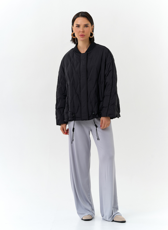 Женская куртка бомбер черного цвета