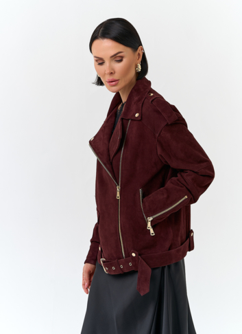 Женская куртка из натуральной замши бордового цвета