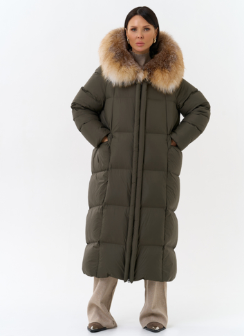 Женский длинный пуховик с отделкой из меха лисы