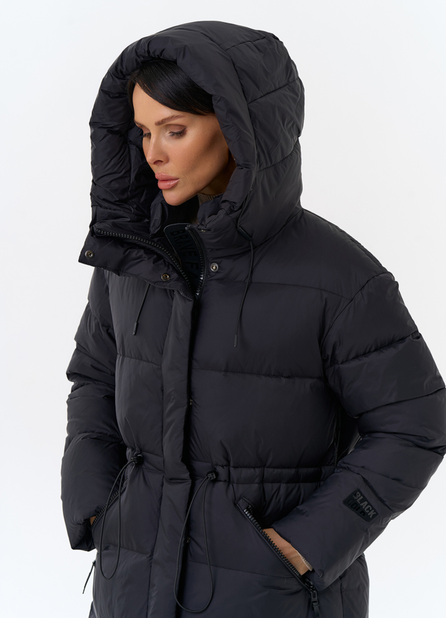 Женский пуховик черного цвета с капюшоном модель № 31935 универмаг малина
