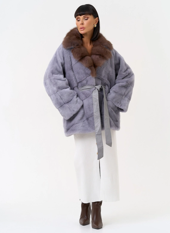 Женская шуба из меха норки с воротником из меха куницы
