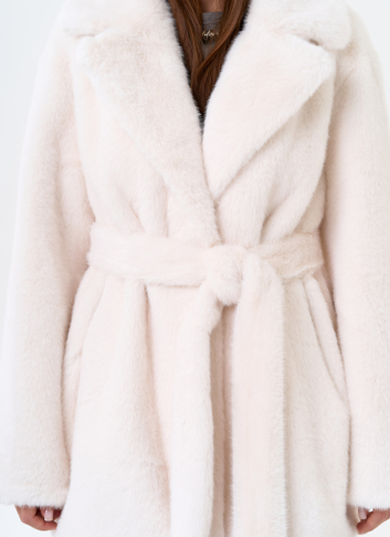 Женская шуба из эко меха с английским воротником 