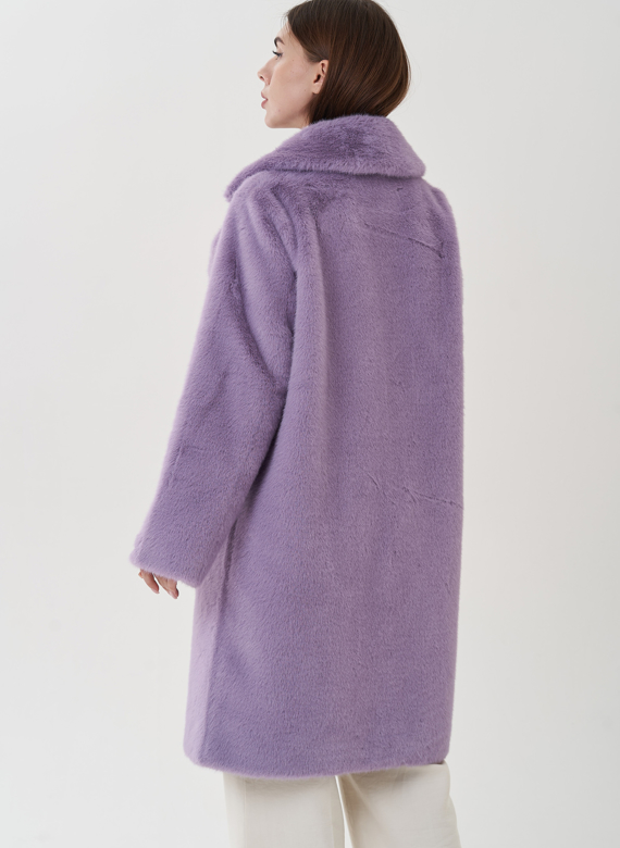 Женское пальто из эко меха на пуговицах